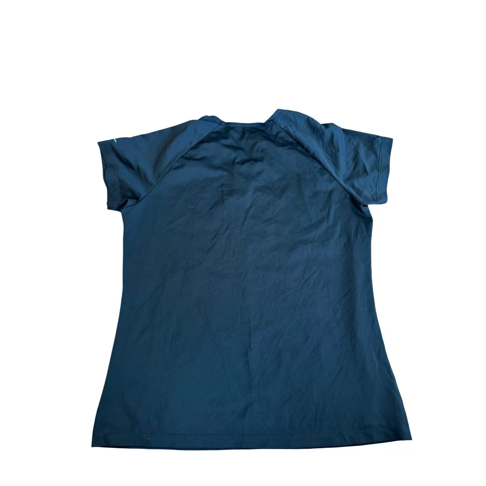 Camiseta deportiva para mujer Nike Golf Dri-FIT negra manga corta cuello en V Foto 2 de 4