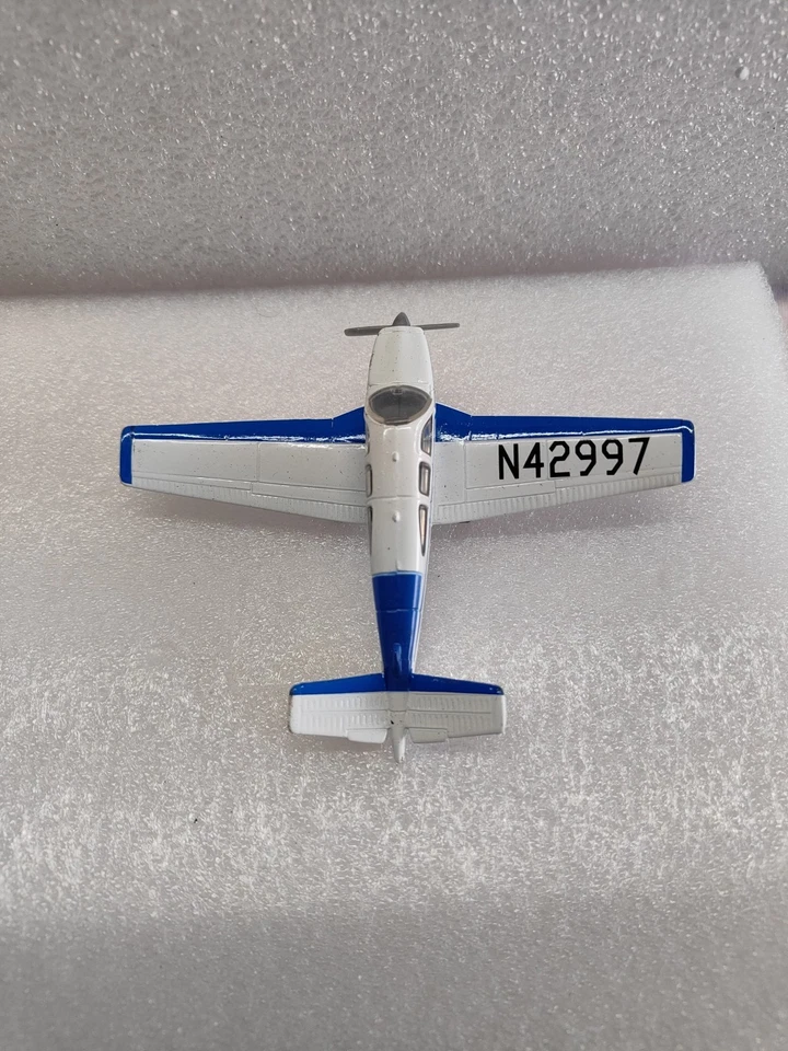 Aereo Bonanza V35A Beechraft Civile - Immagine 3 di 4