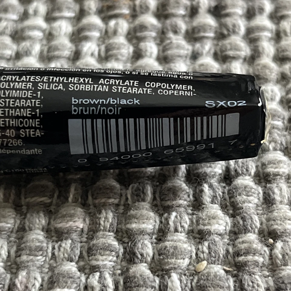 BLACK--Avon SUPER EXTEND WINGED OUT MASCARA Discontinued OLD STOCK New-Sealed - Image 2 of 2