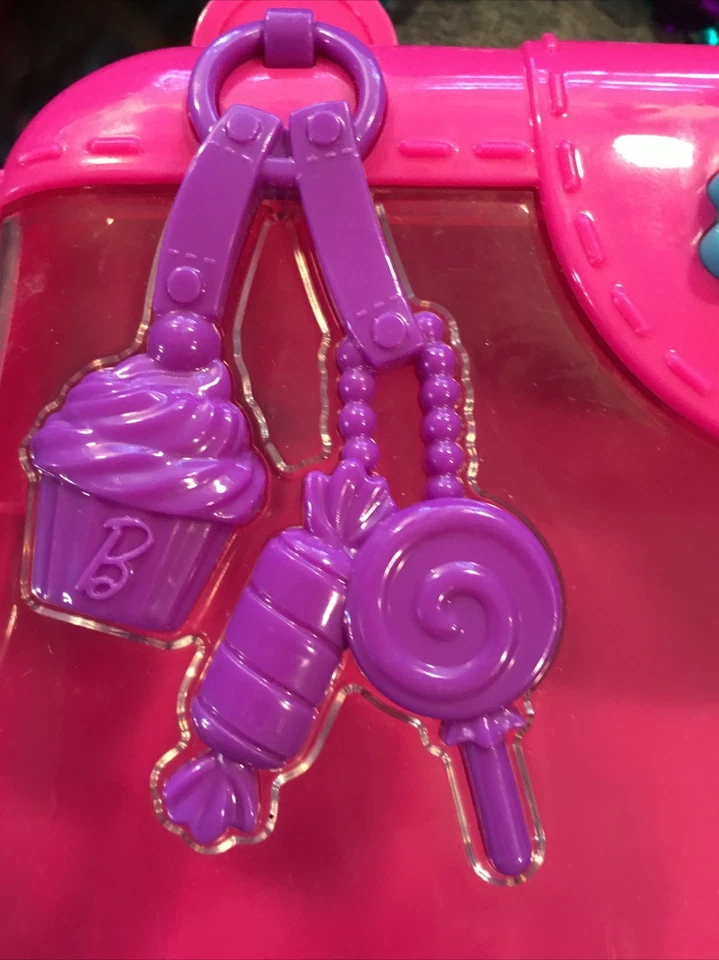 Estuche de Maquillaje Barbie Rosa con Mango de Cuentas Foto 2 de 4