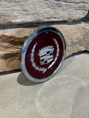 Cadillac Center Cap CHROME + RED PN# ABS 6736 C3 - 第 1/4 張圖片