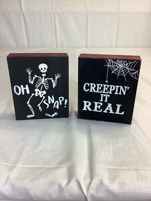 Oh Snap Skeleton & Creepin It Real Wall Sign Decor Halloween 5''x 6'' Lot of 2
