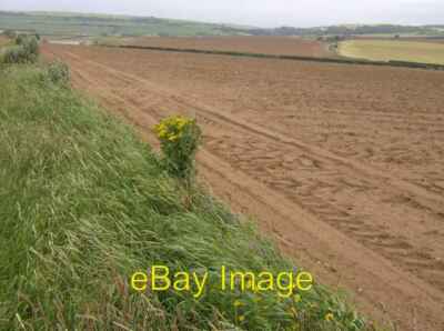 Foto 6x4 On Samber Hill Sandy Way\/SZ4582 Samber Hill is kaum a hill, um 2007