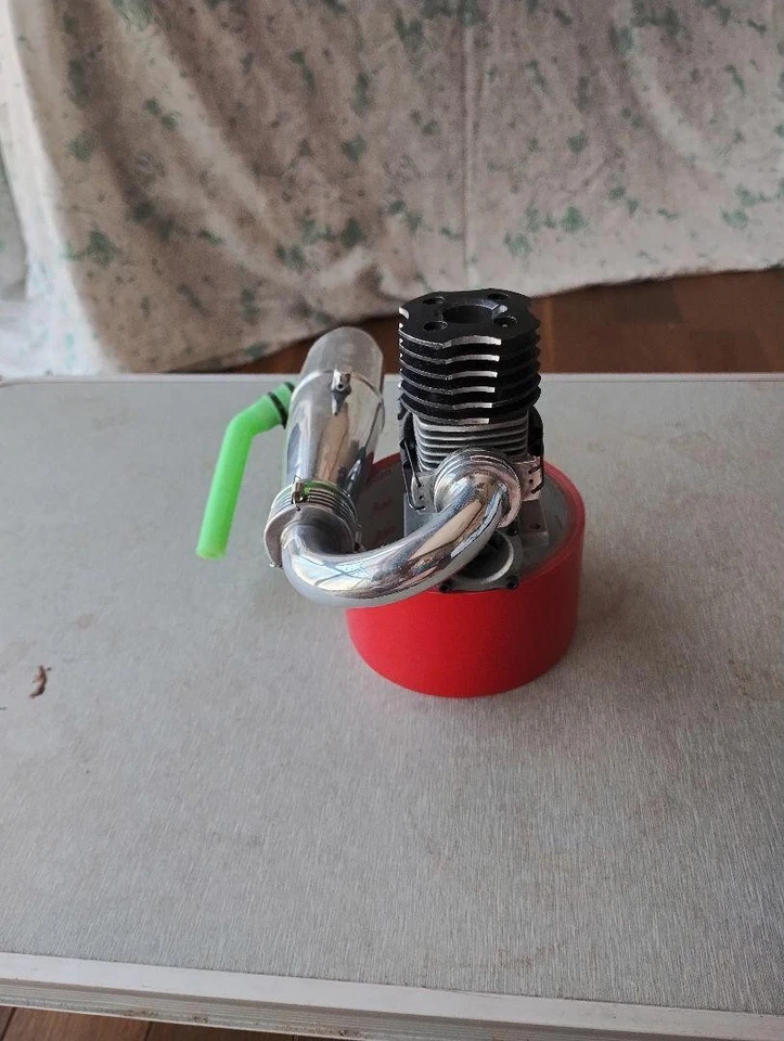 Novarossi 15-Class RC Car Engine - Silver & Black - High Performance - Used - Image 3 of 4