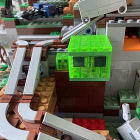 LEGO Minecraft: The Mountain Cave (21137) 100% Complete W/ Box & Manual