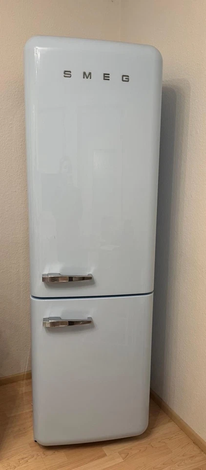SMEG KÜHL-GEFRIER-KOMBINATION pastellblau