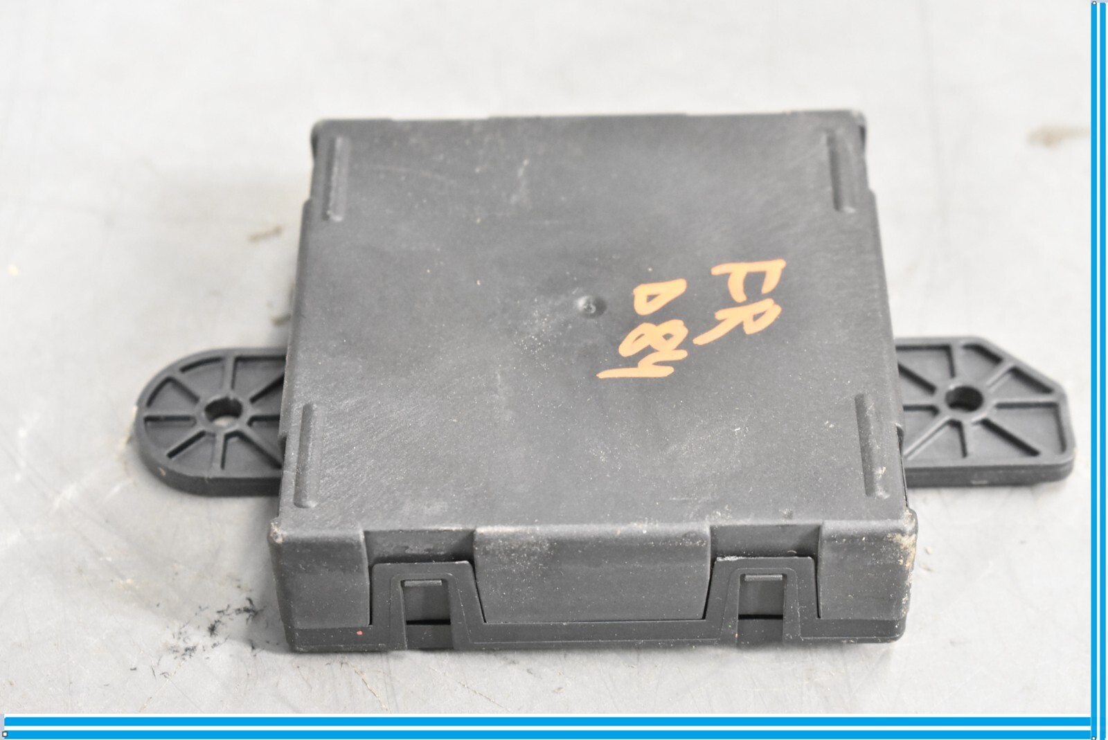 Maserati Ghibli 2014-2017 Front Right Door control module P/N 52851639AD