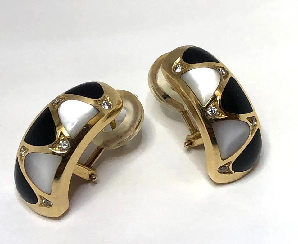 Brincos ômega meio argola ouro 14K madrepérola ônix preto diamante Kabana - Imagem 2 de 4