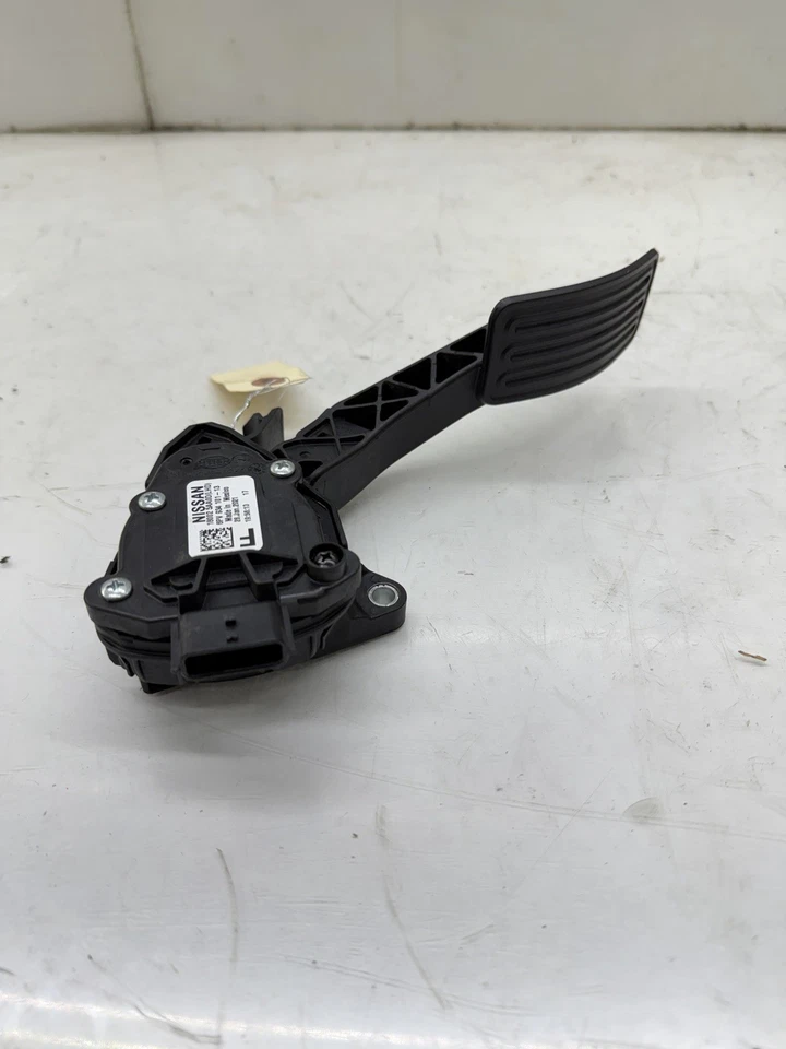 2017-2024 Nissan Murano OEM Accelerator Gas Pedal - Image 4 of 4