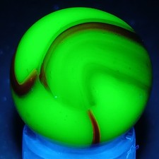 Vintage Peltier Rainbo Marble .61 Inches UV Reactive Near-Mint Condition