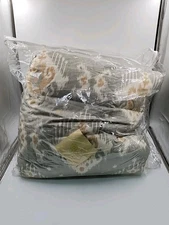 NEW Eastern Accent Niche Downey Comforter - Ikat Design - QUEEN (#K1-A6)