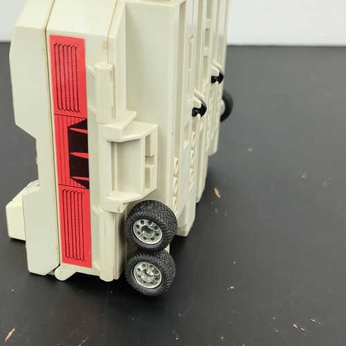 Metroplex Transformers G1 Autobot Battle Station (Hasbro, 1985) Incomplete - Picture 14 of 23
