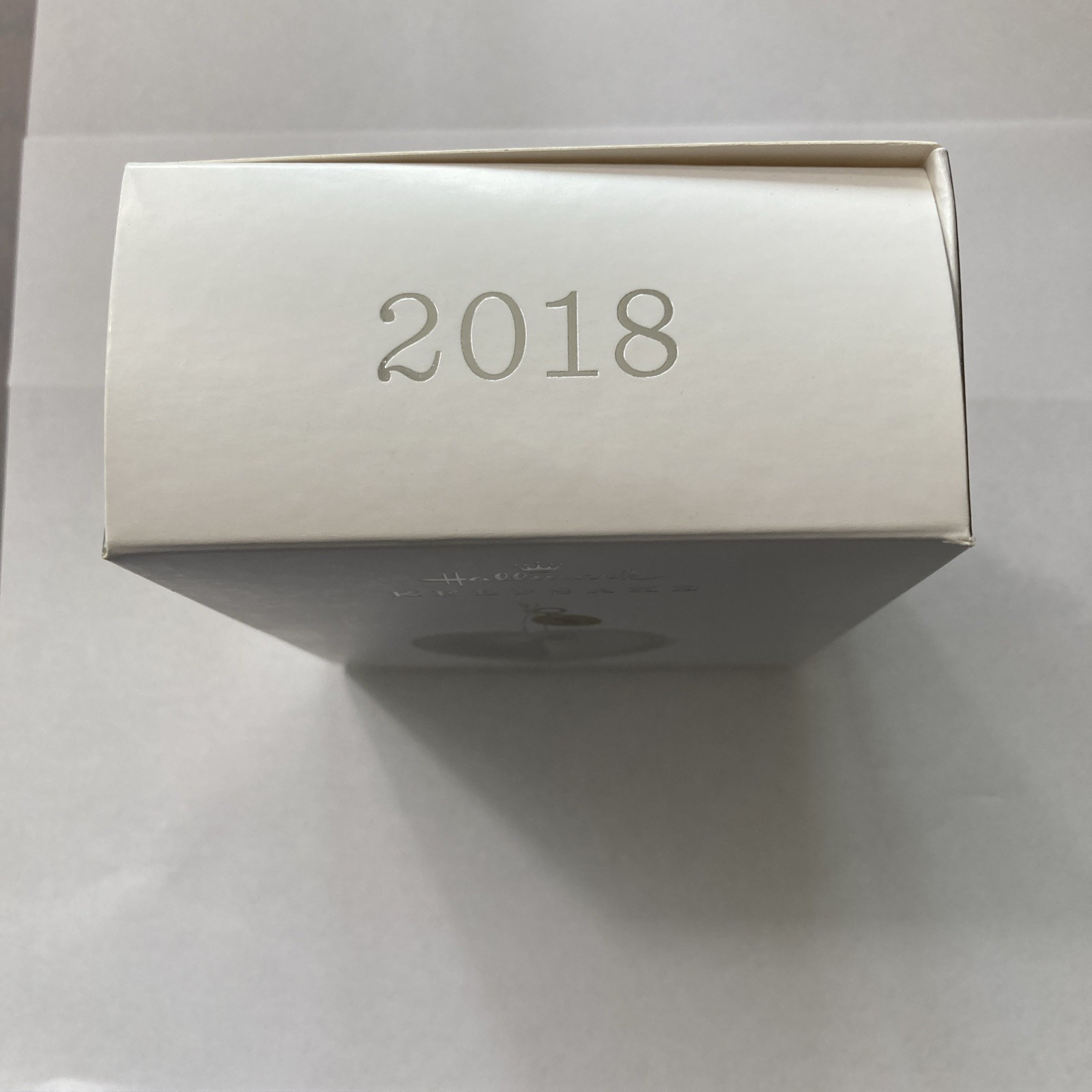 2018 Hallmark Remembered with Love Porcelain Heart Memorial Ornament NEW