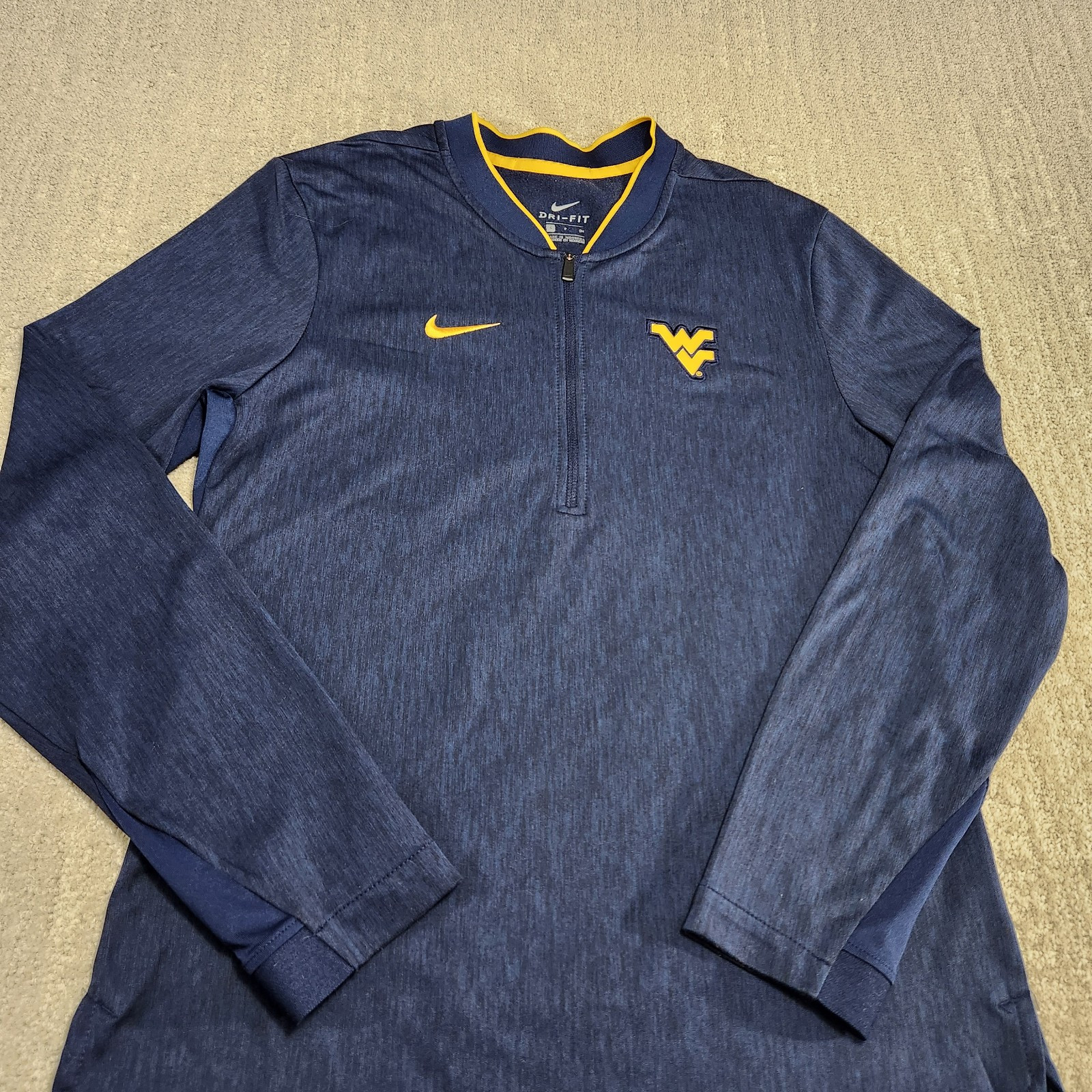 SACAI X NIKE WVU Mountaineers Felpa Uomo Small Sideline 1 4 Zip Pullover On Field Nike