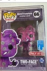 Funko POP -  Batman Forever 66 - Artist Series: DC - Two-Face with hard case