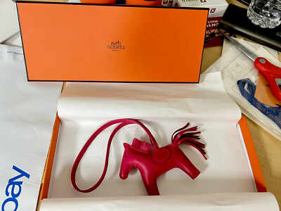 HERMES Milo Lambskin Rose Mexico Horse Rodeo Fuschia Purple