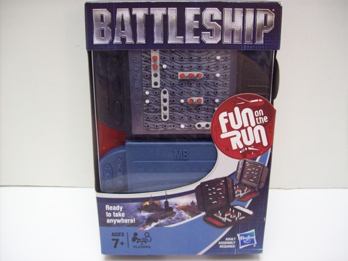 RARE 2010 Hasbro Battleship Fun On The Run Game - NEW - Picture 2 of 4