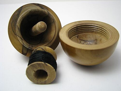 OLIVEWOOD OLIVE WOOD EGG SPOOL THREAD SET Jerusalem Palestine c1930s Excel Rare! - Picture 9 of 10