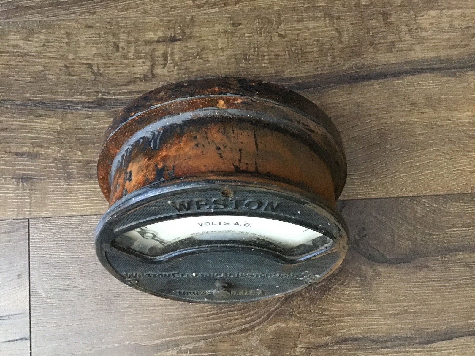 Antique WESTON ELECTRICAL INSTRUMENT Co Large Volts Gauge NEWARK NJ USA