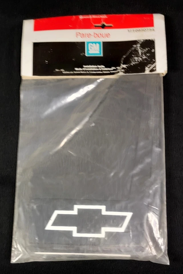 OEM GM Chevrolet 1982-1992 Front Wheel Splash Guards Set 10950754 New Old Stock - Image 2 of 3