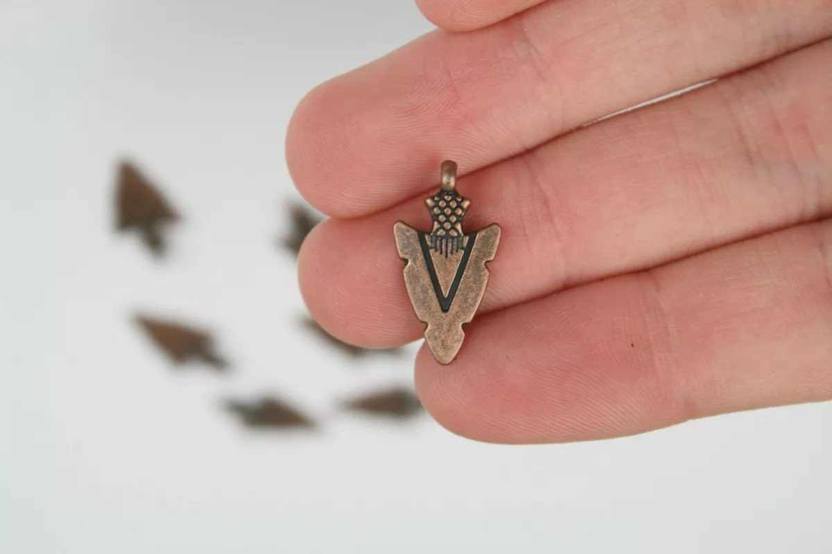 Arrowhead charms sales
