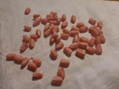 Lot De 60 Perles Vintage En Verre Rose Berlingot - Ancien Stock - Tchécoslovaquie