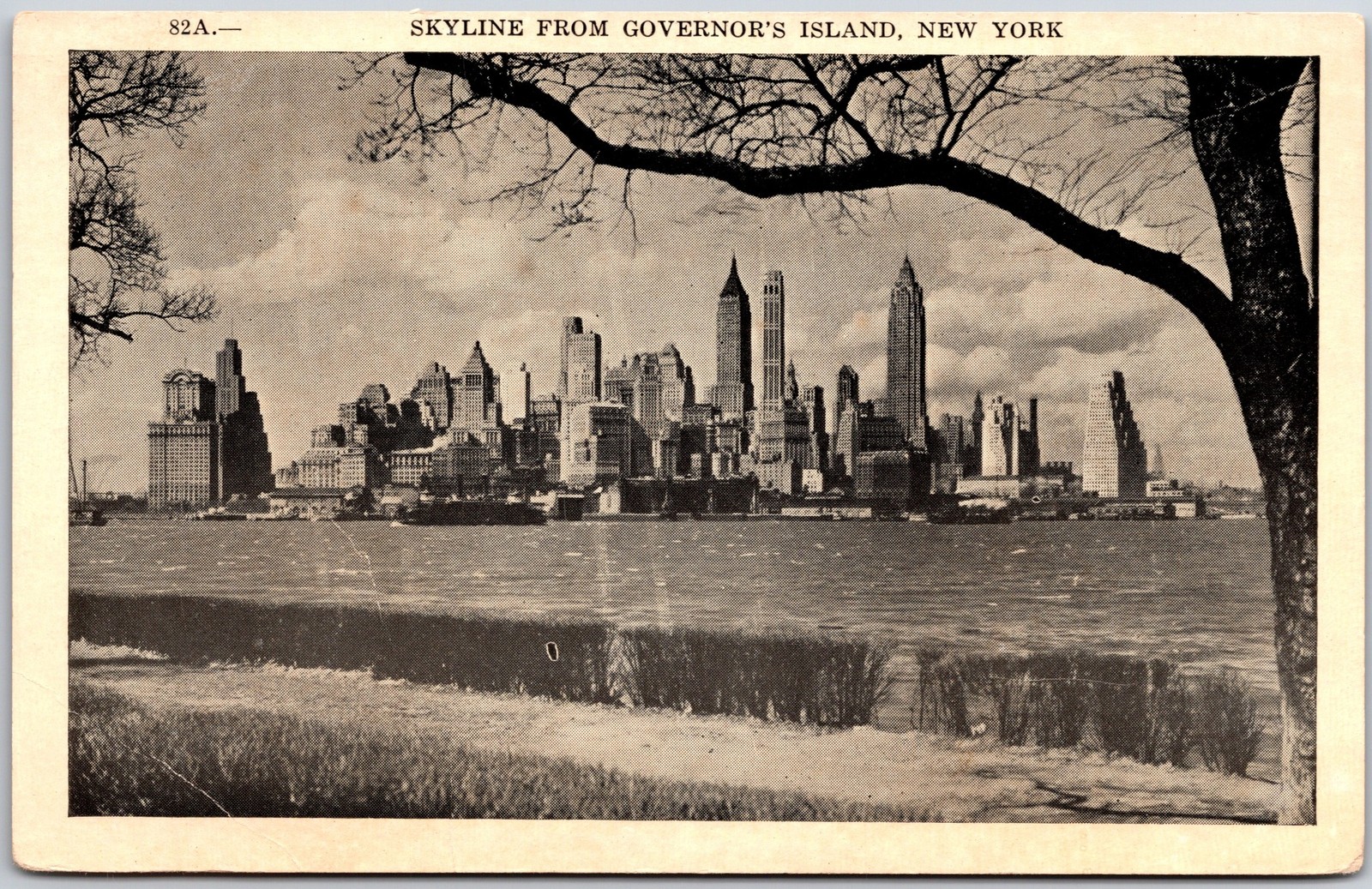 New York City NY, Manhattan Skyline von Governor’s Island, Vintage Postkarte