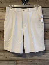 NWT Izod Golf Men  s Shorts 33 Classic Fit Strength