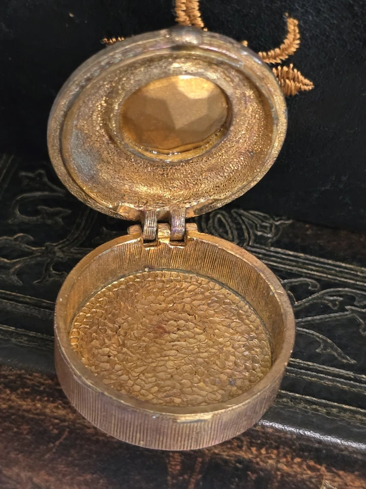 Vintage Trinket Pill Box Round Green Rhinestone Hinged Lid Metal Art Deco - Image 2 of 4