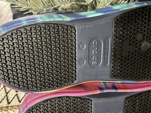 Zoccoli Crocs Tie Dye Rainbow Bistrot antiscivolo uomo taglia 11 - Foto 4 di 4