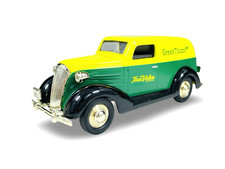 Spec Cast Liberty 1/25 Diecast TRUE VALUE GREENTHUMB 1937 Chevrolet w/Box