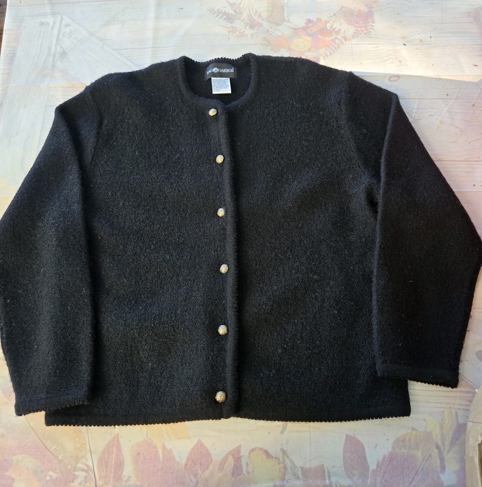 Vintage Sag Harbor Women's Size Medium Wool Cardigan Sweater Gold Tone Buttons