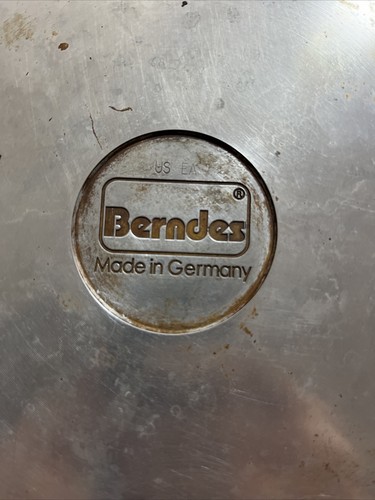 Berdes 10" Pearl Ceramic Frying pan with lid (Not A Set) Made in Germany - Picture 3 of 3