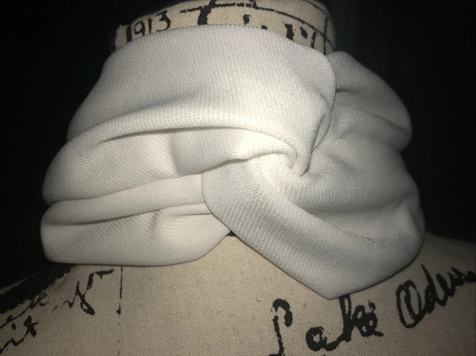 Forever 21 White Twisted Knot Stretch Headband - Image 4 of 4