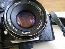 Yashica TL Electro 35 mm fotocamera reflex pellicola 50 mm obiettivo Yashinon DX F1.7 e custodia