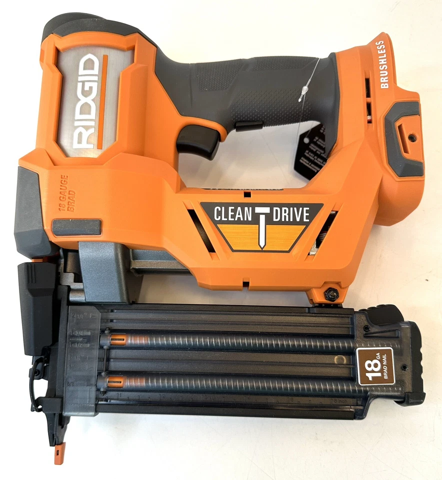 Clavadora Brad Ridgid 18V sin escobillas 18 Ga 2 1/8 pulgadas con herramienta LIMPIA solo R09891B Foto 2 de 4