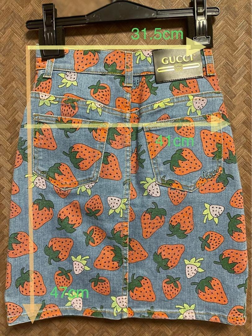GUCCI Strawberry Pattern Denim Mini Short Skirt Womens Size 36