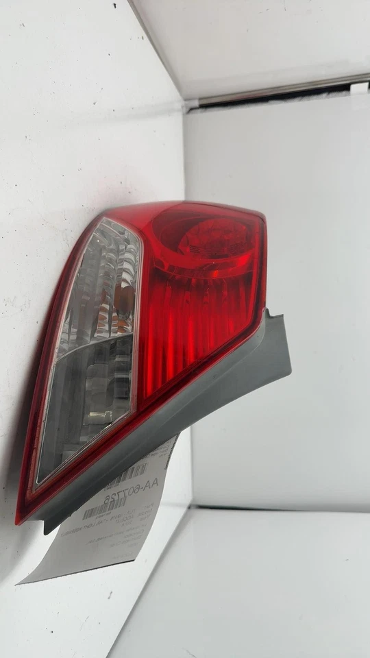 12 13 14 Conjunto de luces traseras izquierda HYUNDAI ACCENT Hyundai Foto 2 de 4