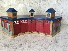 5 Rail ROUNDHOUSE Toys'R'Us Wooden Railway Accessory Thomas Compatible Used