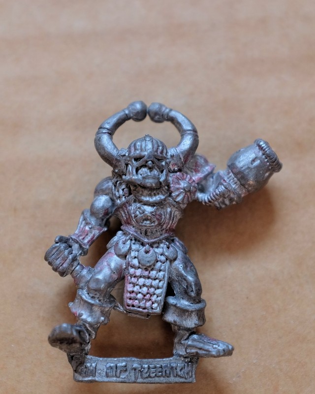 DAMAGED Champion of Tzeentch Horns Flamer Arm Realm of Chaos Metal Citadel