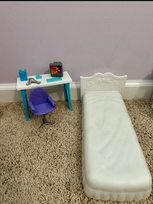 1998 Barbie Dorm Set