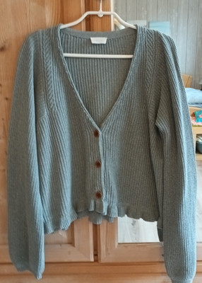 Cardigan, Strickjacke *Poetry London* 34 bzw. XS, graublau, Biobaumwolle