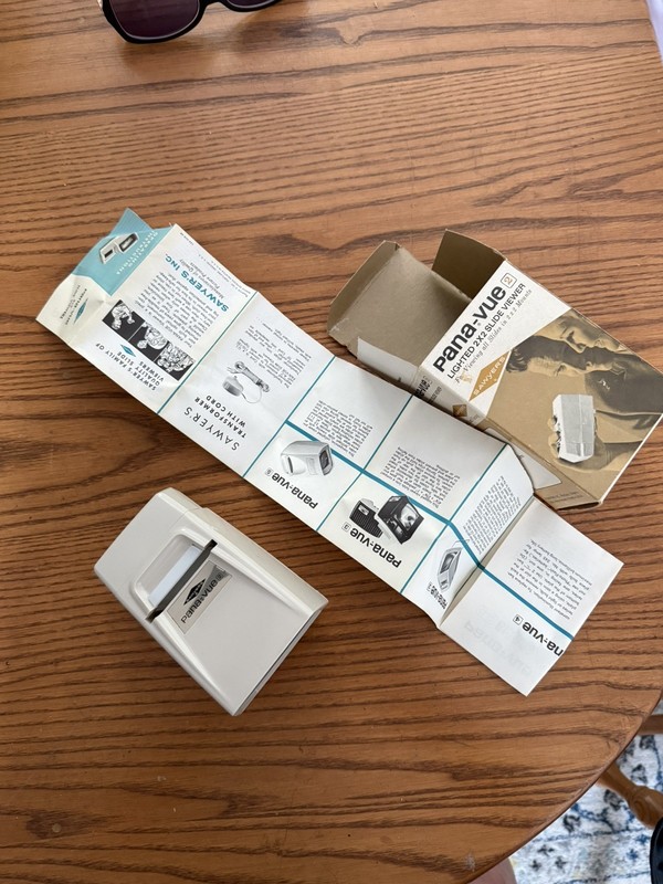 Sawyers "Pana-Vue 2" Vtg 2 X 2 Slide Viewer in Original Box
