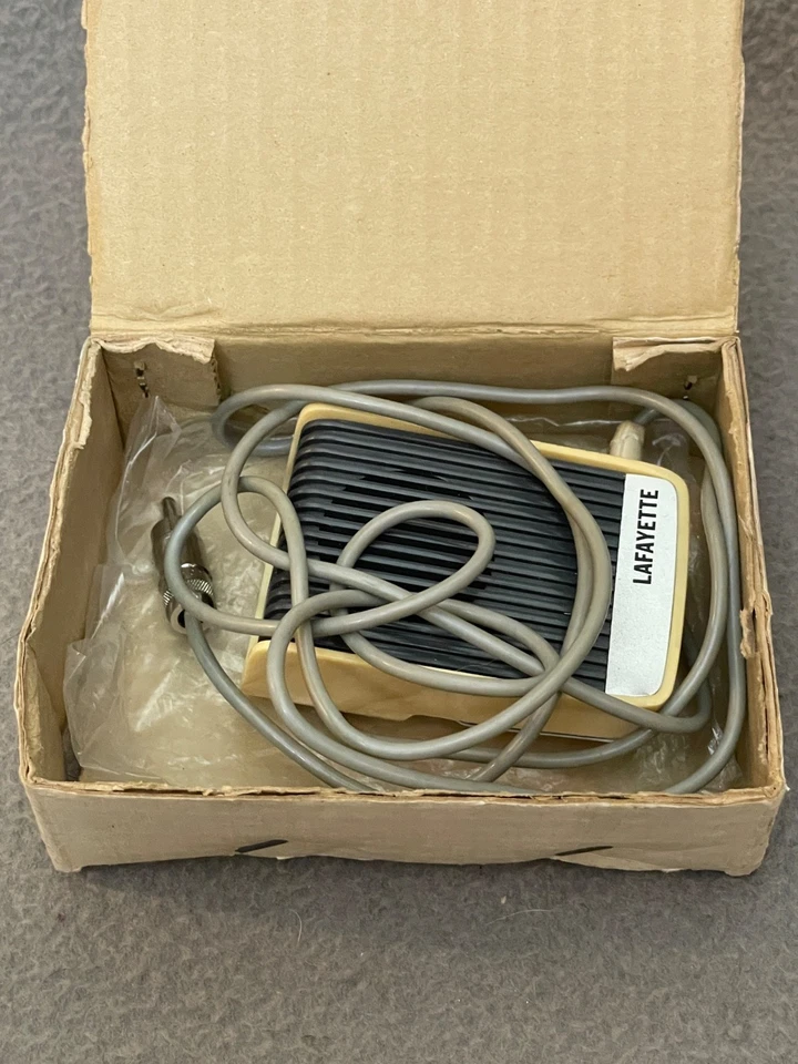 Vintage Lafayette Dynamic Microphone 99-4502 in Box - Image 2 of 4