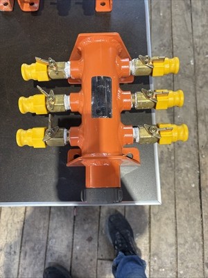 Hose Manifold. 1 1/2 X 3/4 Garden Hose.