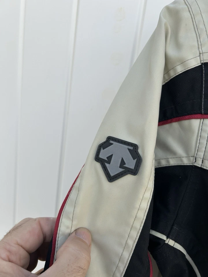 Vintage! Women's DESCENTE 1-Piece Ski-Snowsuit sz 8 - Image 4 of 4