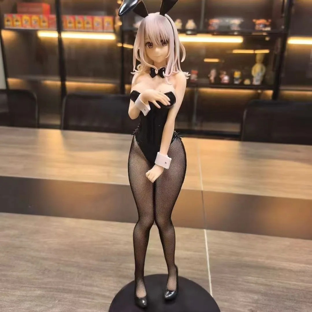 Figurine Mona Bunny Girl Kuroiwa de 40cm pour décorer un bureau de gamer