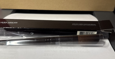 LAURA MERCIER ANGLED CHEEK CONTOUR BRUSH, NEW IN BOX