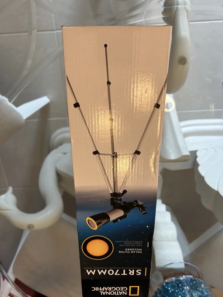 National Geographic 70MM Refracting Telescope with Case - Image 4 of 4