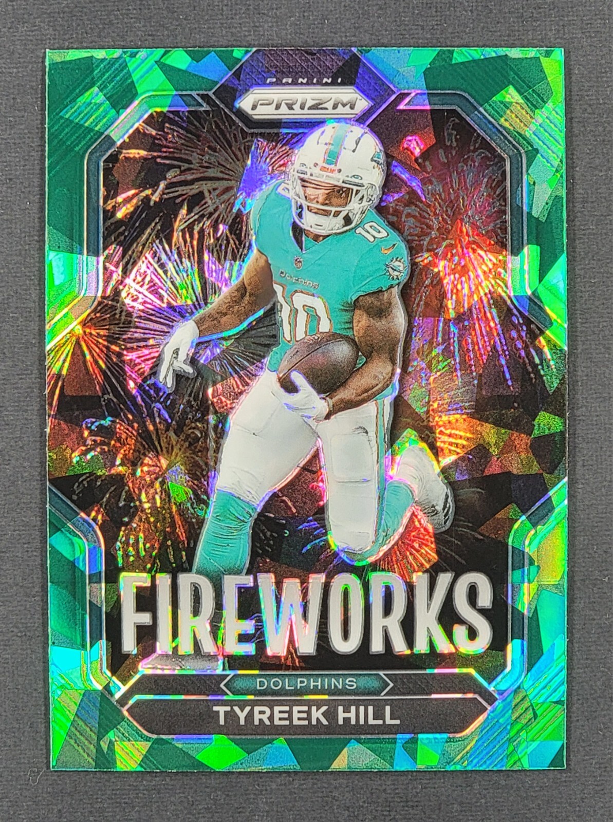 2022 Panini Prizm Fireworks Green Cracked Ice #F-15 Tyreek Hill Miami Dolphins!